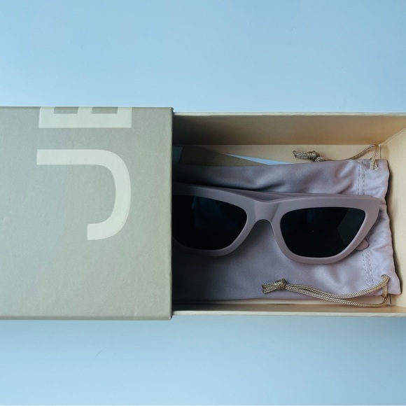 Jenny Bird “The Cat Eye” Sunglasses - Picture 4 of 7